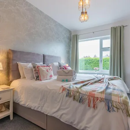 4 Bed In Oc-w42084 Whitby