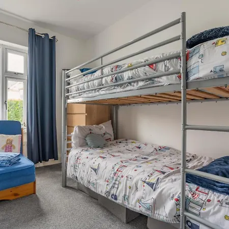 4 Bed In Oc-w42084 Whitby